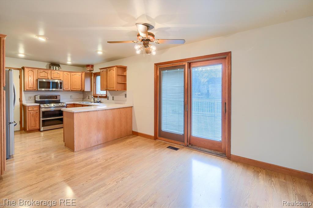 418 Windmill Point Drive Flushing, MI 48433 - Photo 12 of 28