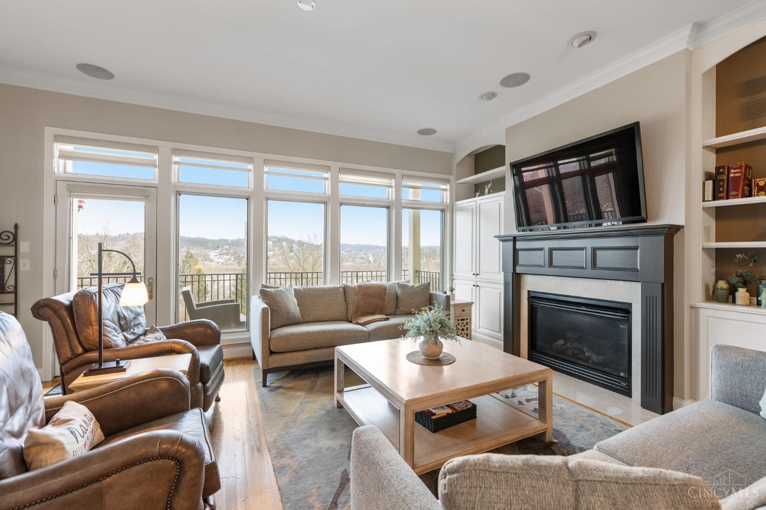 1464 Riverside Drive Cincinnati, OH 45202 - Photo 4 of 58