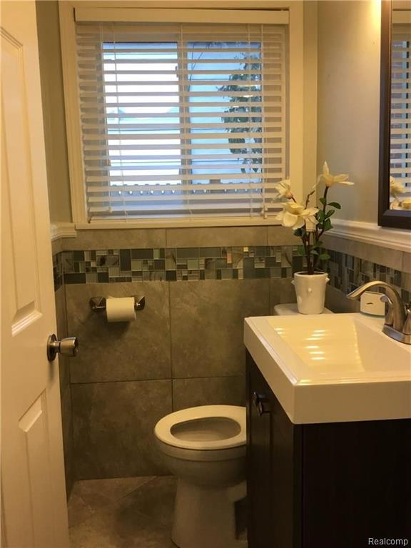 32321 Ryan Road Warren, MI 48092 - Photo 20 of 39