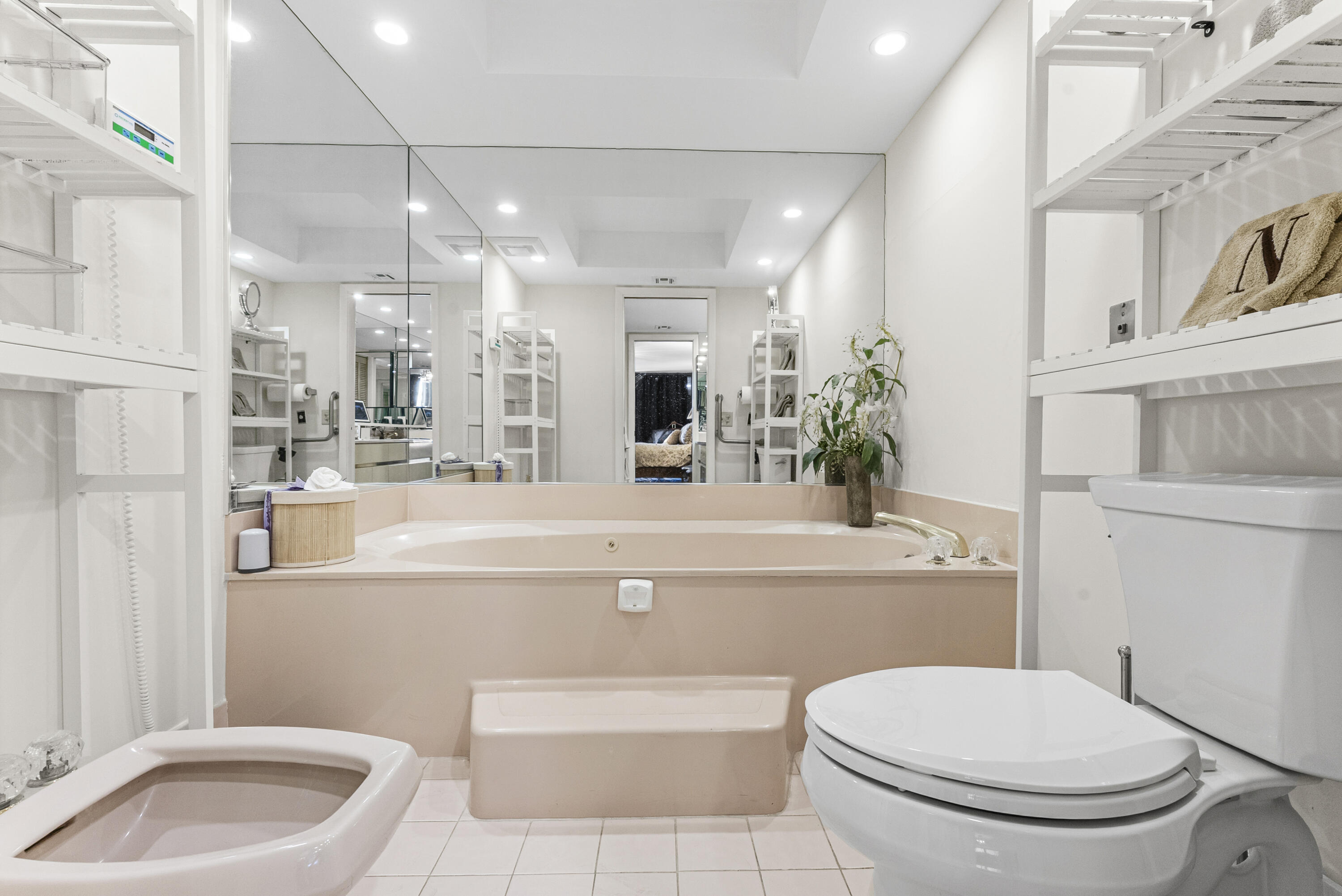 1167 Hillsboro Mile, Unit 709 Pompano Beach, FL 33062 - Photo 18 of 59 DSC03013