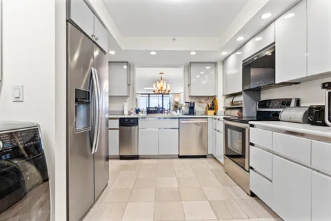 $1,500,000 | 1167 Hillsboro Mile, Unit 709, Pompano Beach, FL 33062