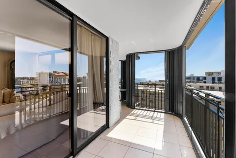 $1,500,000 | 1167 Hillsboro Mile, Unit 709, Pompano Beach, FL 33062