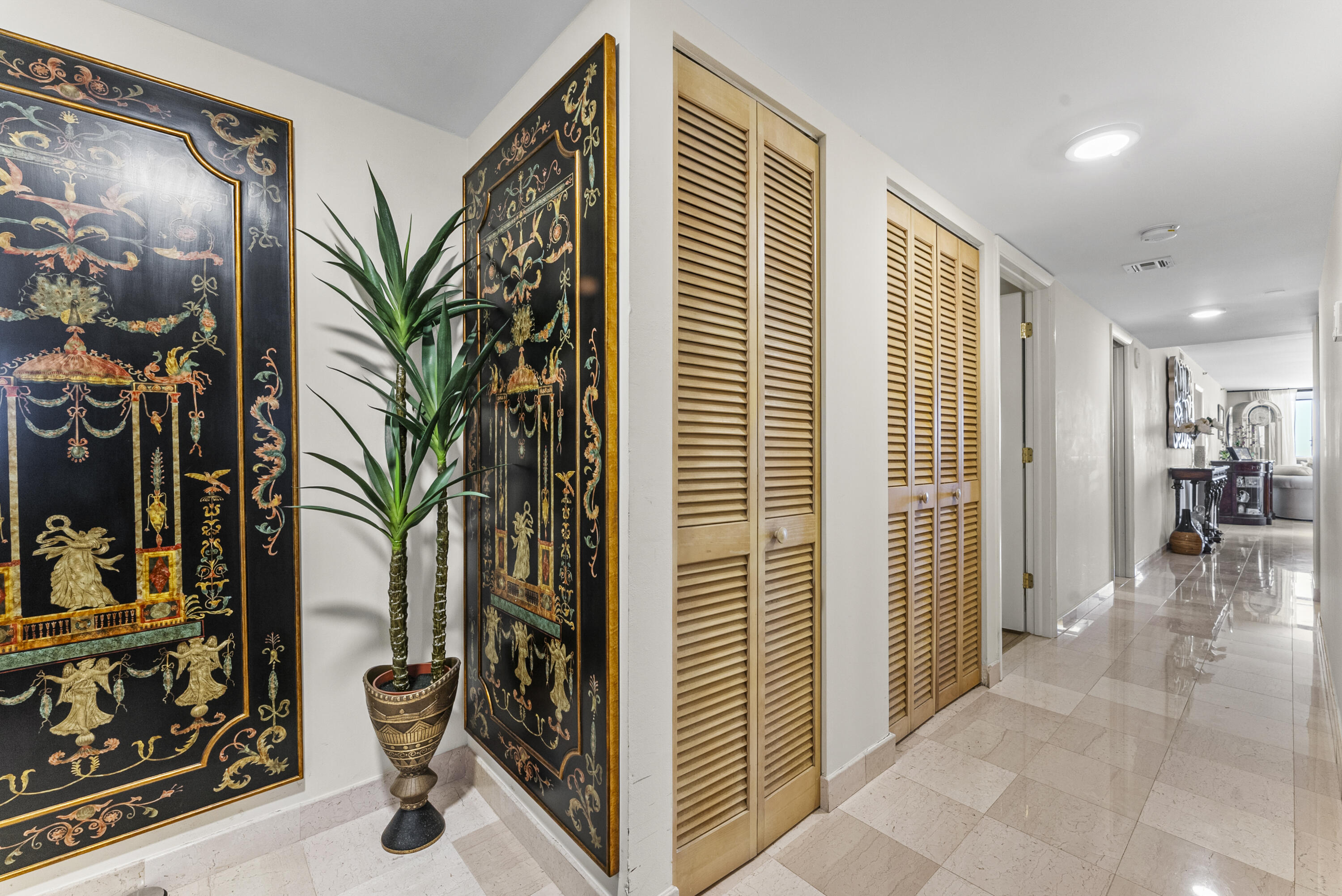 1167 Hillsboro Mile, Unit 709 Pompano Beach, FL 33062 - Photo 4 of 59 DSC03048