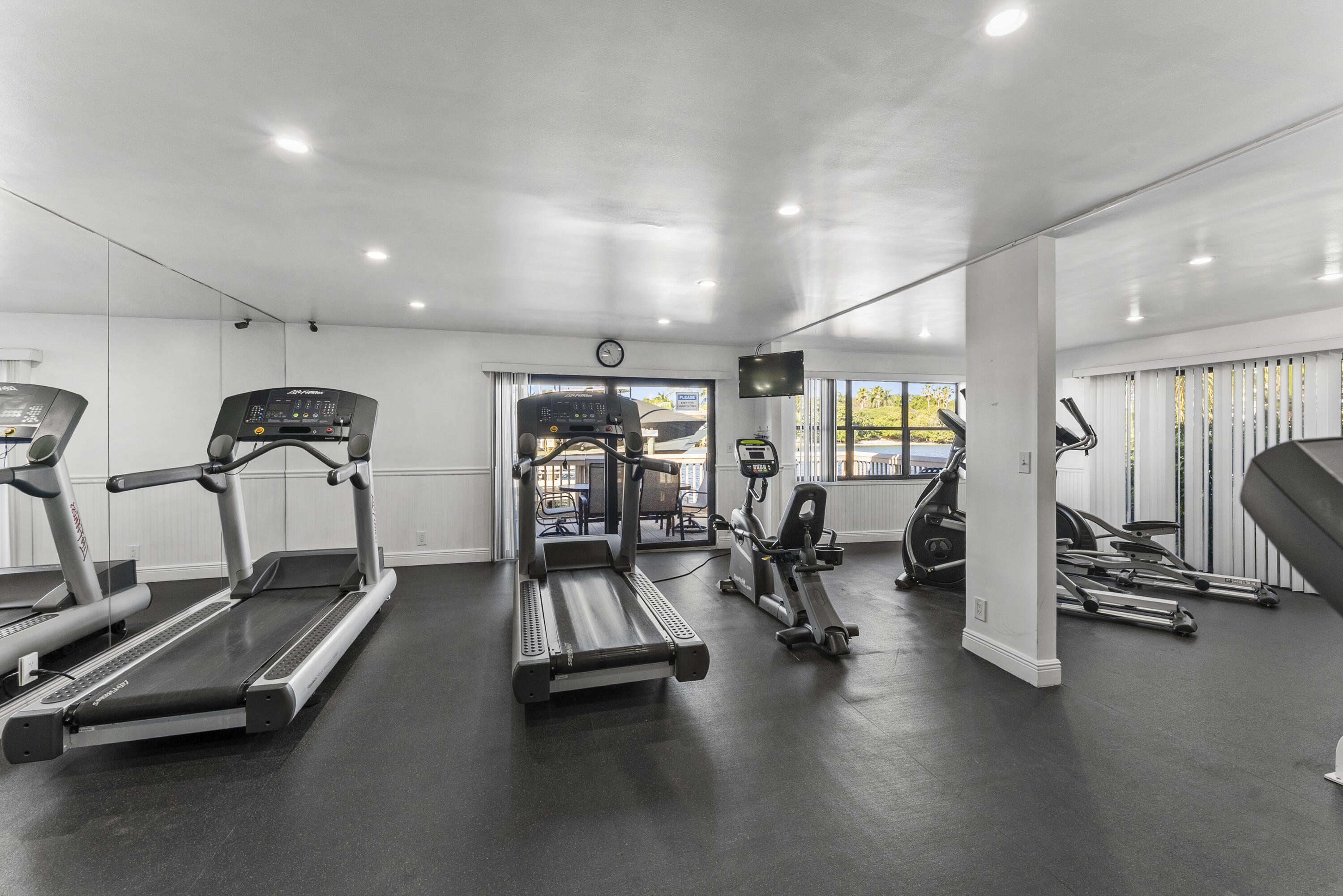 1167 Hillsboro Mile, Unit 709 Pompano Beach, FL 33062 - Photo 48 of 59 DSC02897