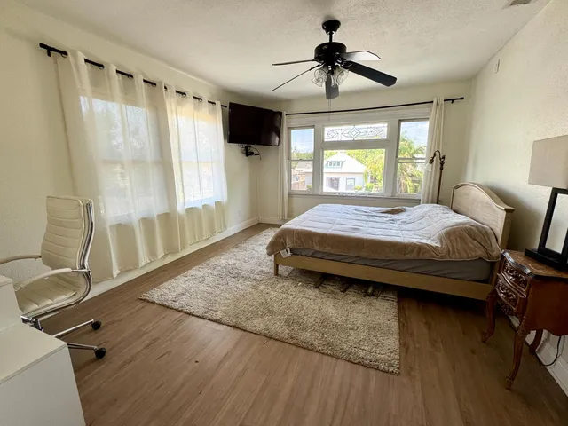 a view of a pathway of the house