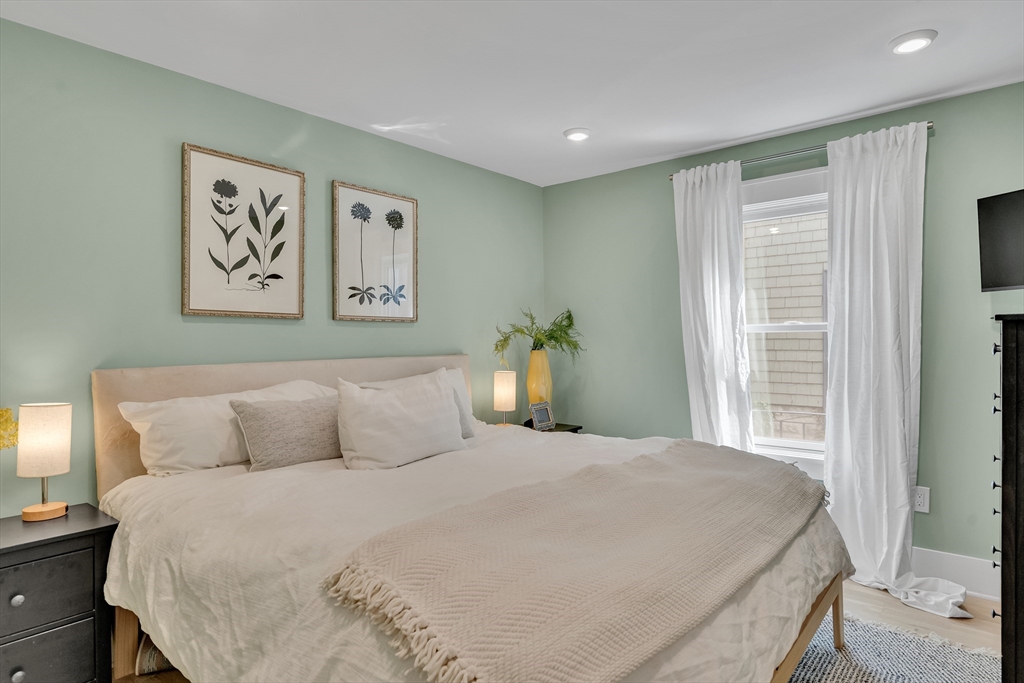 27 Central Road, Unit 1 Somerville, MA 02143 - Photo 9 of 20 Gallery Image 9
