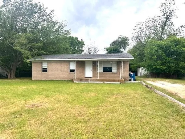 $1,300 | 512 South Colorado Street, Whitney, TX 76692