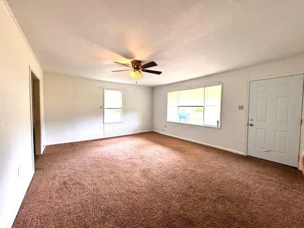 $1,300 | 512 South Colorado Street, Whitney, TX 76692