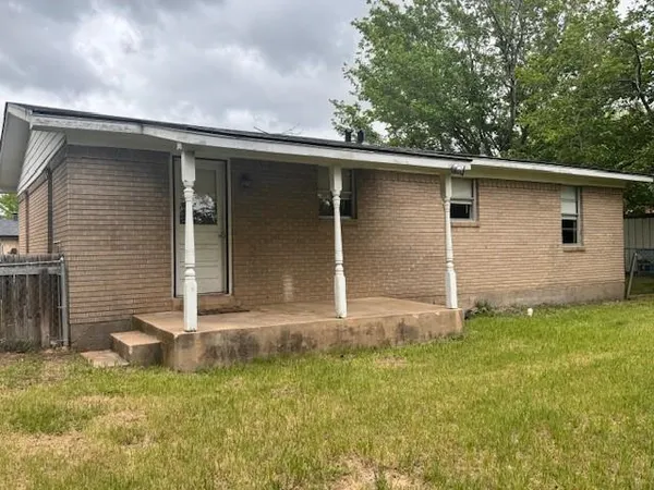 $1,300 | 512 South Colorado Street, Whitney, TX 76692
