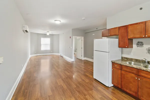 $1,225 | 115 North Hickory Street, Unit C, Joliet, IL 60435