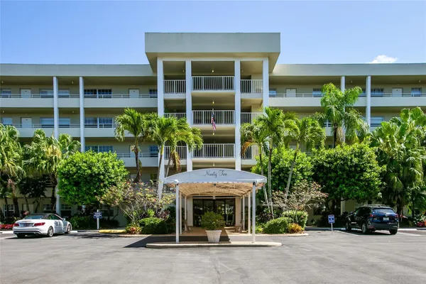 $1,800 | 804 Cypress Boulevard, Unit 106, Pompano Beach, FL 33069