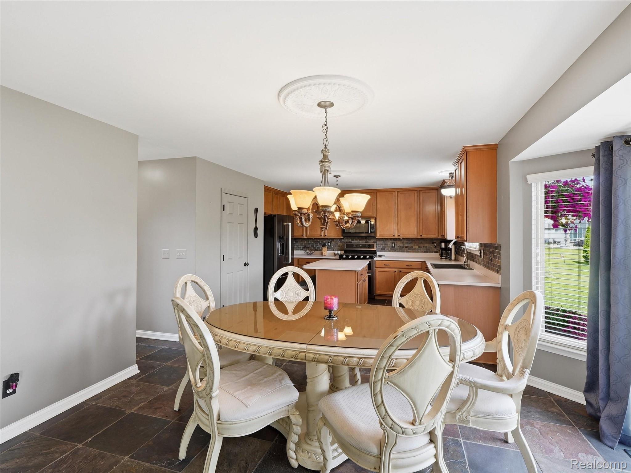23621 Crescent Ridge Drive New Boston, MI 48164 - Photo 12 of 45 14-DSC00008.jpg