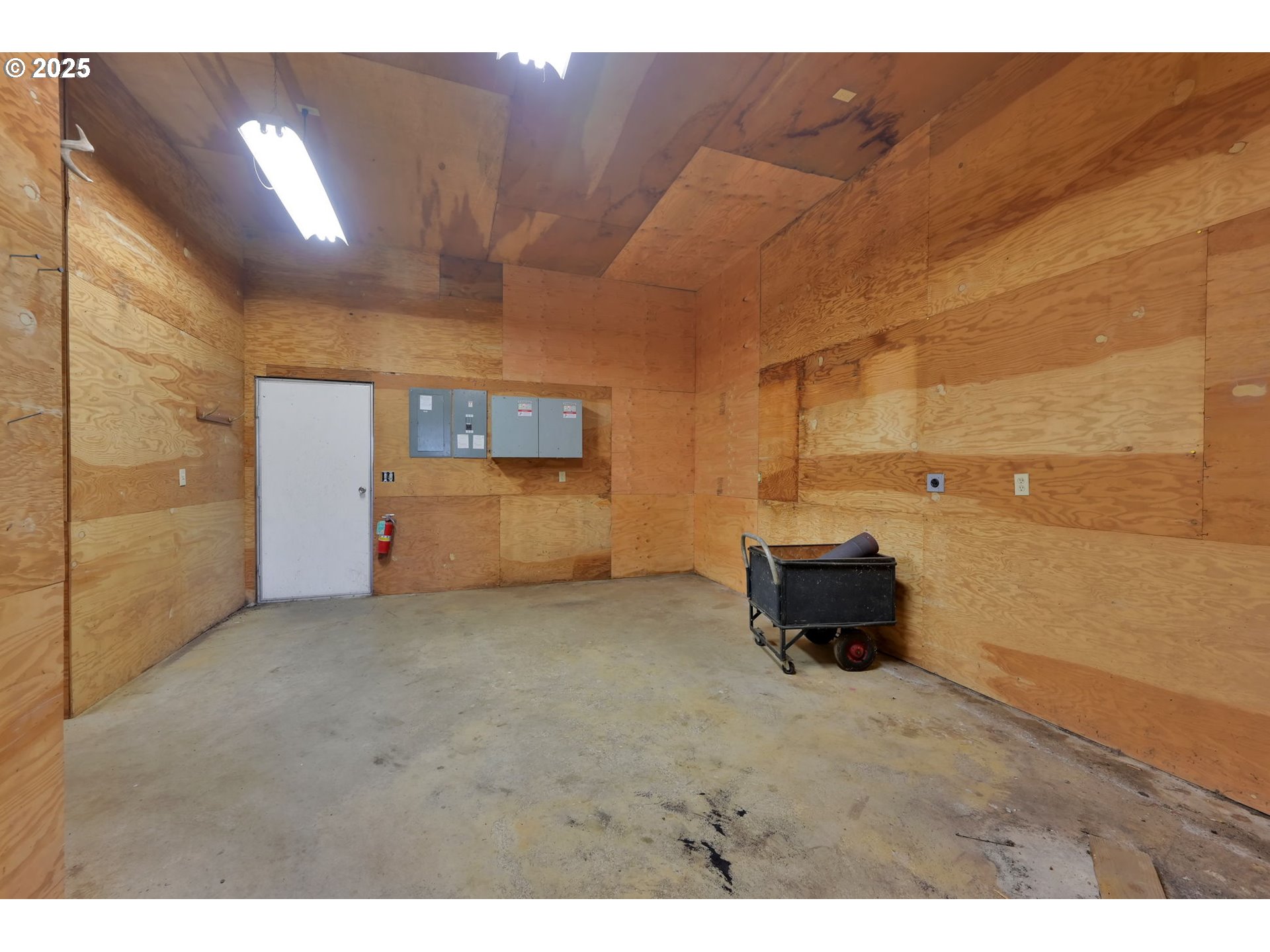 7349 Henderer Road Elkton, OR 97436 - Photo 26 of 48