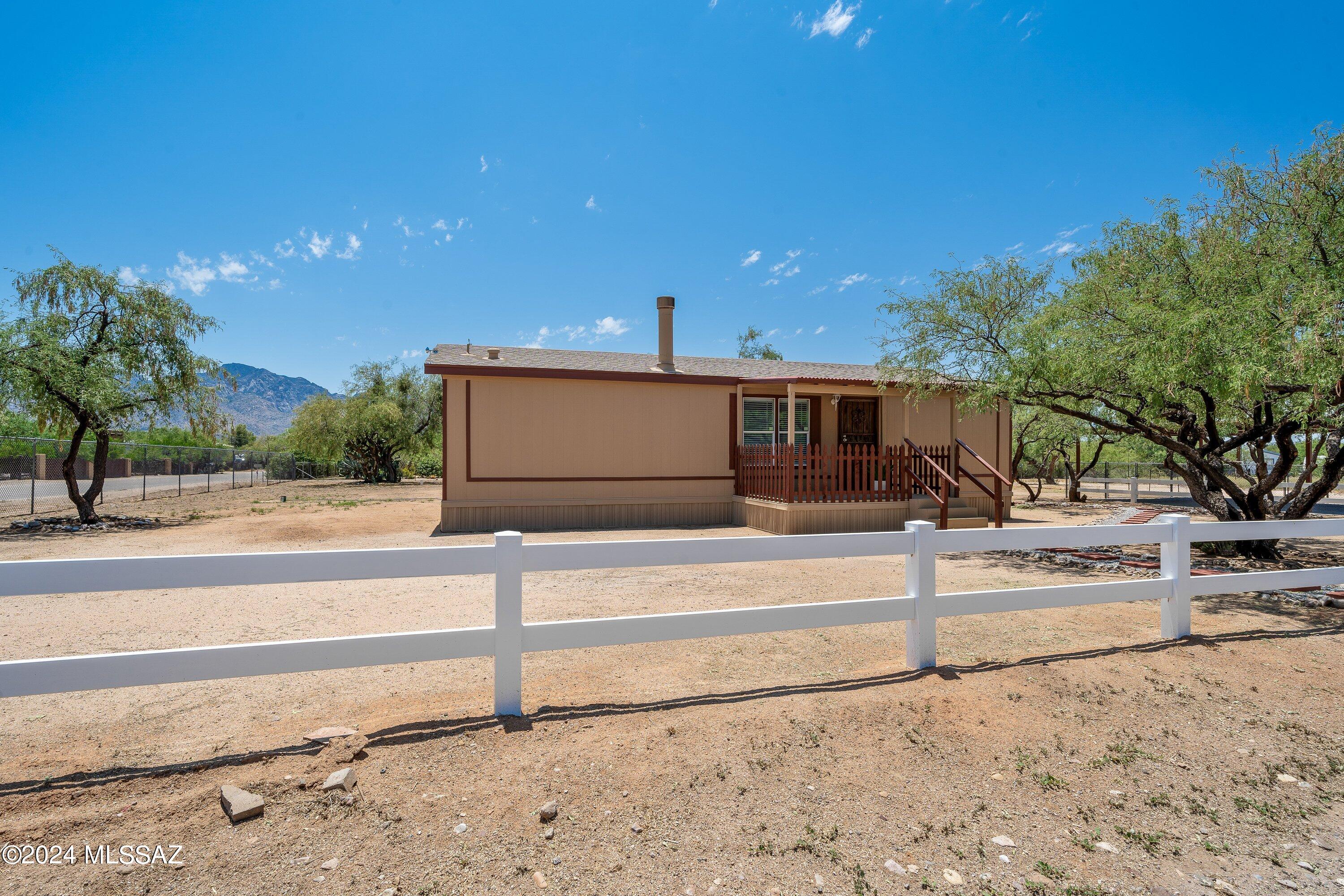 14541 North Bowman Road Tucson, AZ 85739 - Photo 21 of 25 Front of Home 2(1)