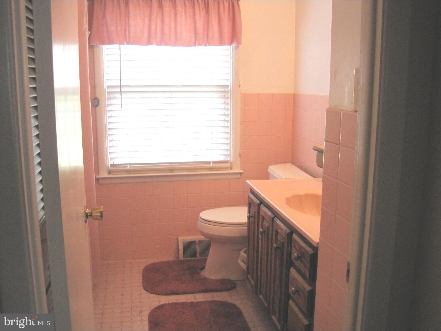 1940 Hemlock Road Norristown, PA 19403 - Photo 11 of 23 Bathroom