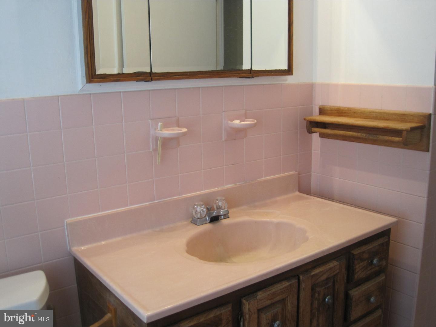 1940 Hemlock Road Norristown, PA 19403 - Photo 12 of 23 Bathroom