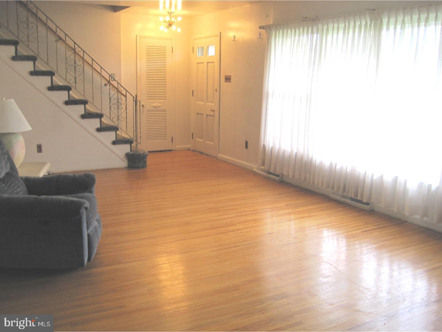 1940 Hemlock Road Norristown, PA 19403 - Photo 3 of 23 Living Room