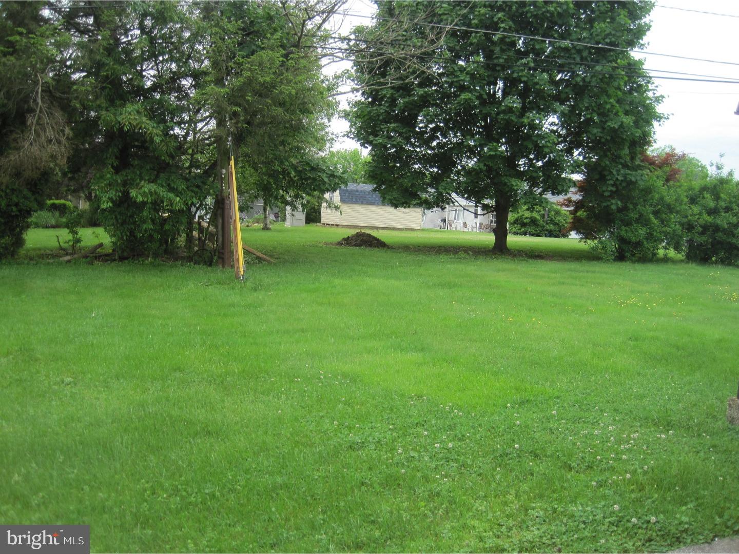 1940 Hemlock Road Norristown, PA 19403 - Photo 7 of 23 Back Yard