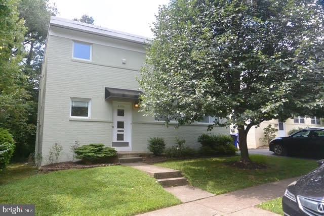 4106 18th Road North, Unit 1 Arlington, VA 22207 - Photo 1 of 11