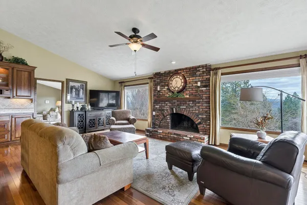 $899,000 | 23626 North Perry Road, Colbert, WA 99005