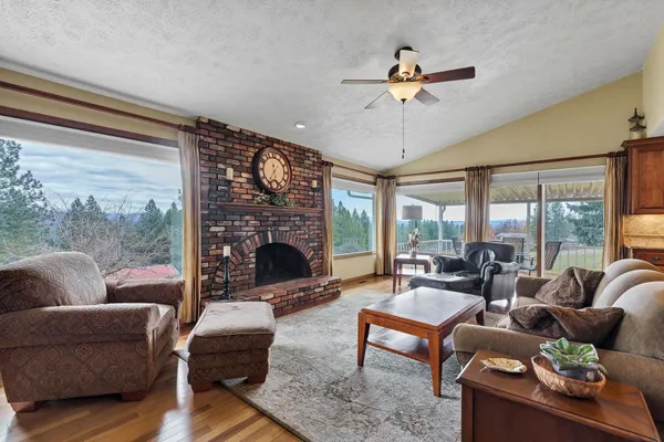 $899,000 | 23626 North Perry Road, Colbert, WA 99005