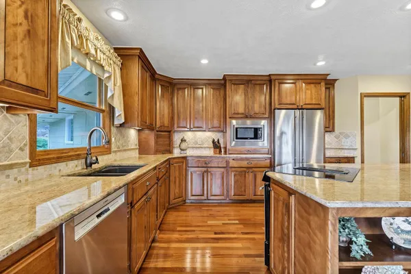 $899,000 | 23626 North Perry Road, Colbert, WA 99005