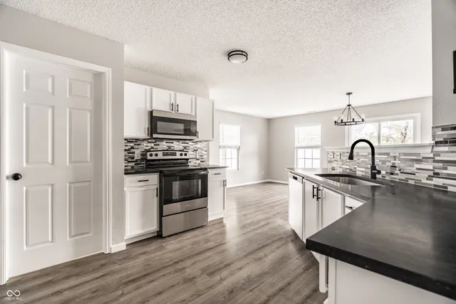 $310,000 | 8115 South Cricket Lane, Pendleton, IN 46064