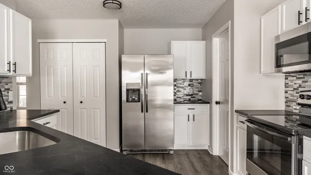 $310,000 | 8115 South Cricket Lane, Pendleton, IN 46064