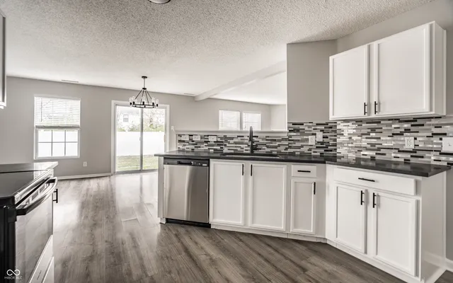 $310,000 | 8115 South Cricket Lane, Pendleton, IN 46064