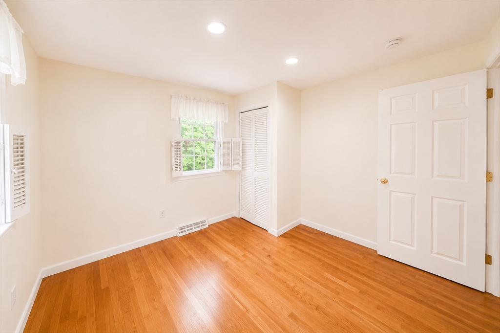 33 Edgewood Road Scituate, MA 02066 - Photo 15 of 30