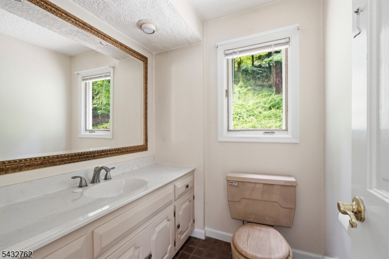 84 Scudders Road Sparta, NJ 07871 - Photo 10 of 31