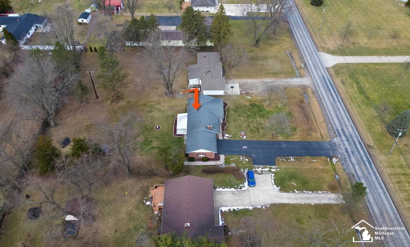 10377 Grafton Road Carleton, MI 48117 - Photo 5 of 25