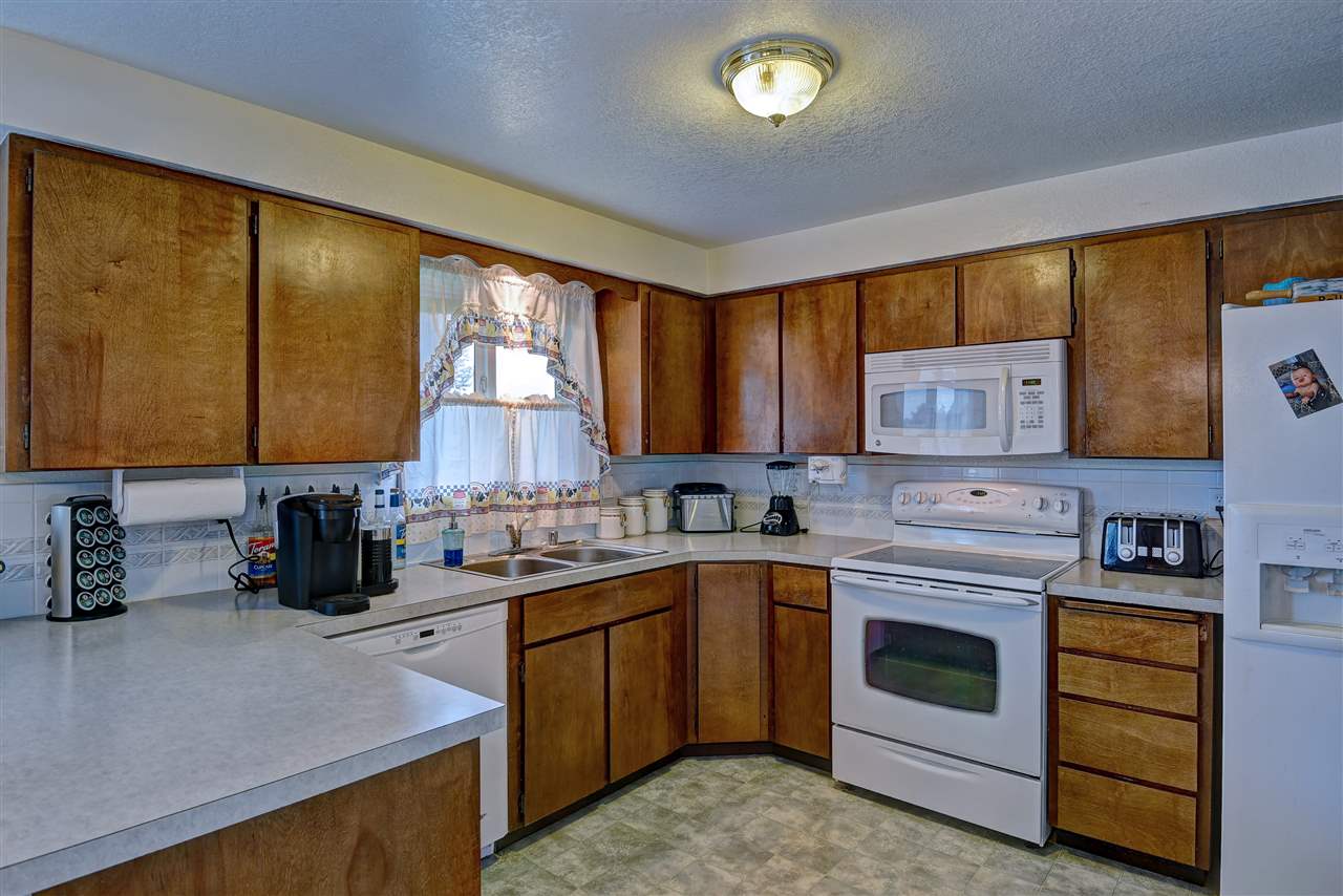 18423 North Atlantic Road Colbert, WA 99005 - Photo 6 of 20