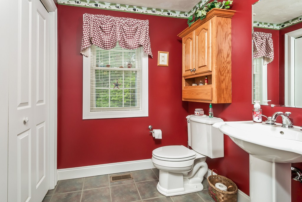 23 Vista Circle Rutland, MA 01543 - Photo 12 of 21 Gallery Image 12