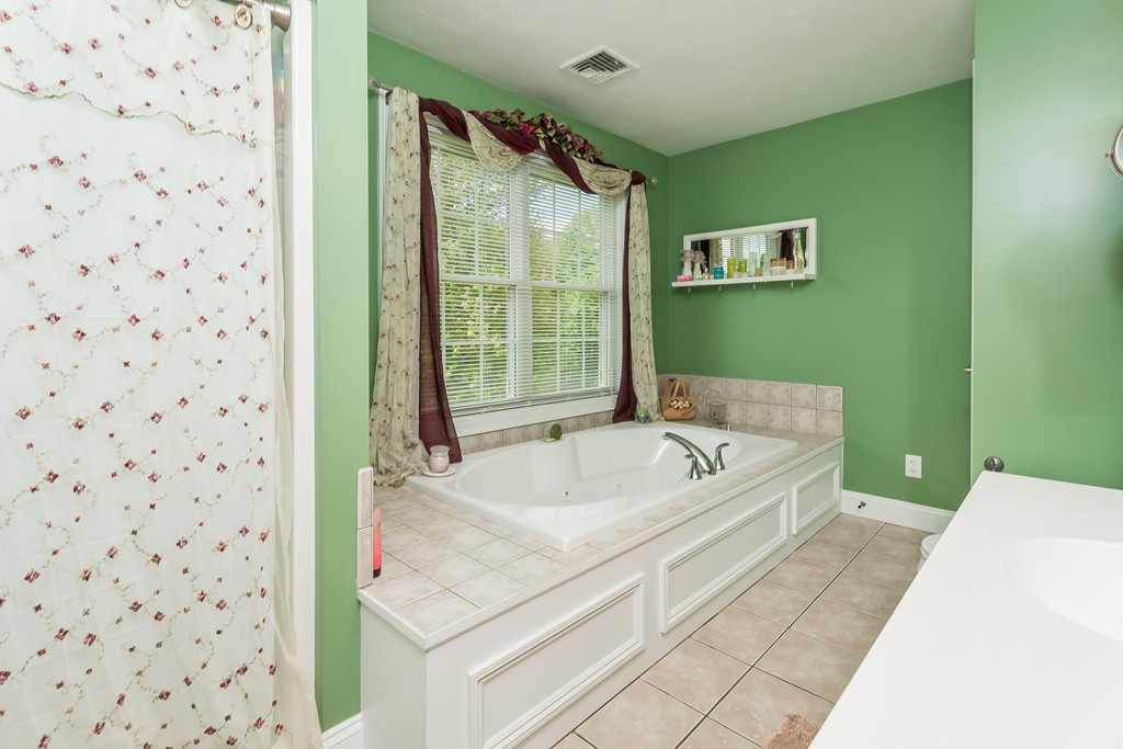 23 Vista Circle Rutland, MA 01543 - Photo 15 of 21 Gallery Image 15
