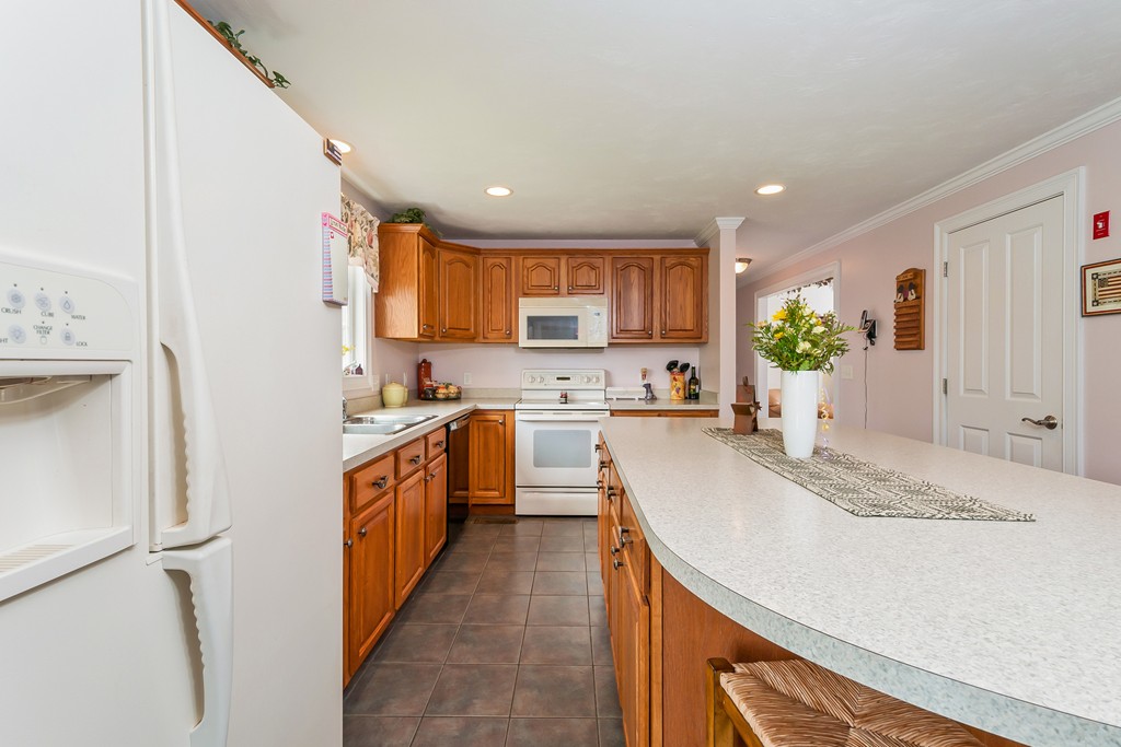 23 Vista Circle Rutland, MA 01543 - Photo 9 of 21 Gallery Image 9