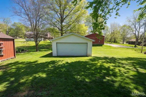$299,000 | 212 North Deneen Street, Staunton, IL 62088