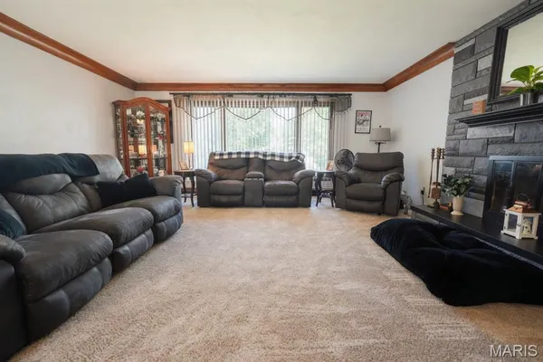 $299,000 | 212 North Deneen Street, Staunton, IL 62088