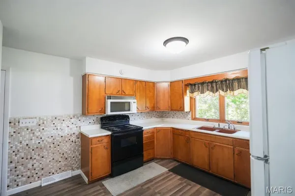 $299,000 | 212 North Deneen Street, Staunton, IL 62088