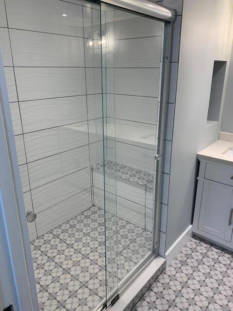 7830 La Mirada Drive Boca Raton, FL 33433 - Photo 21 of 28 Enclosed shower