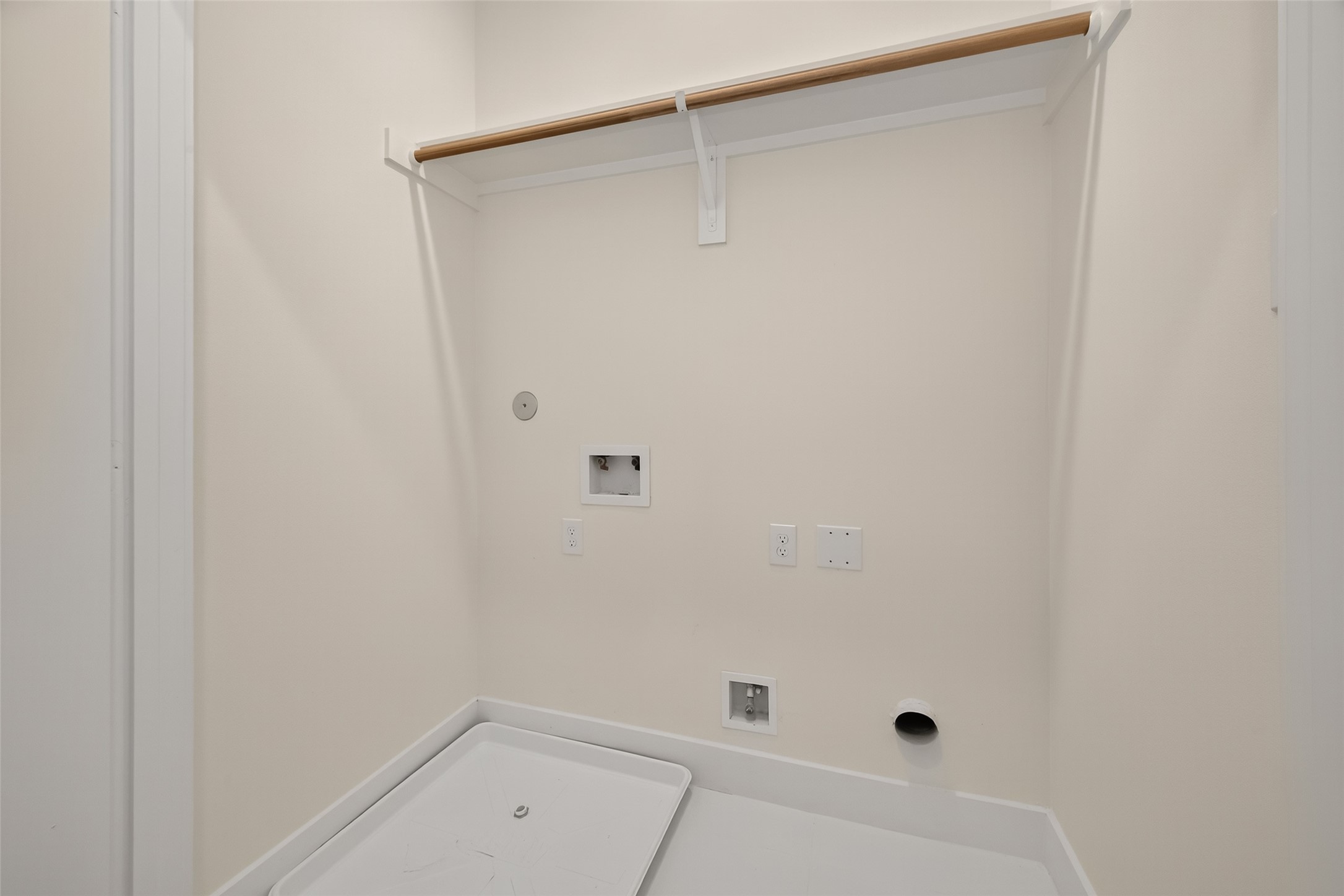 808 Fortune Street, Unit A Houston, TX 77088 - Photo 33 of 38 Laundry room ready for your washer/dryer