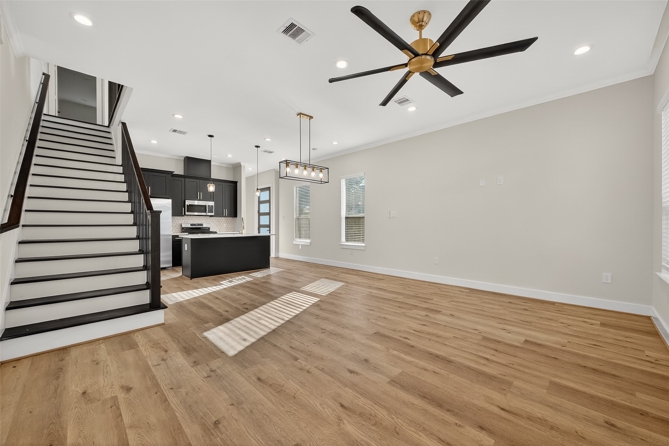 808 Fortune Street, Unit A Houston, TX 77088 - Photo 6 of 38