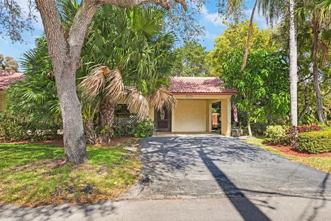 $439,500 | 16131 Laurel Drive, Unit 33, Weston, FL 33326