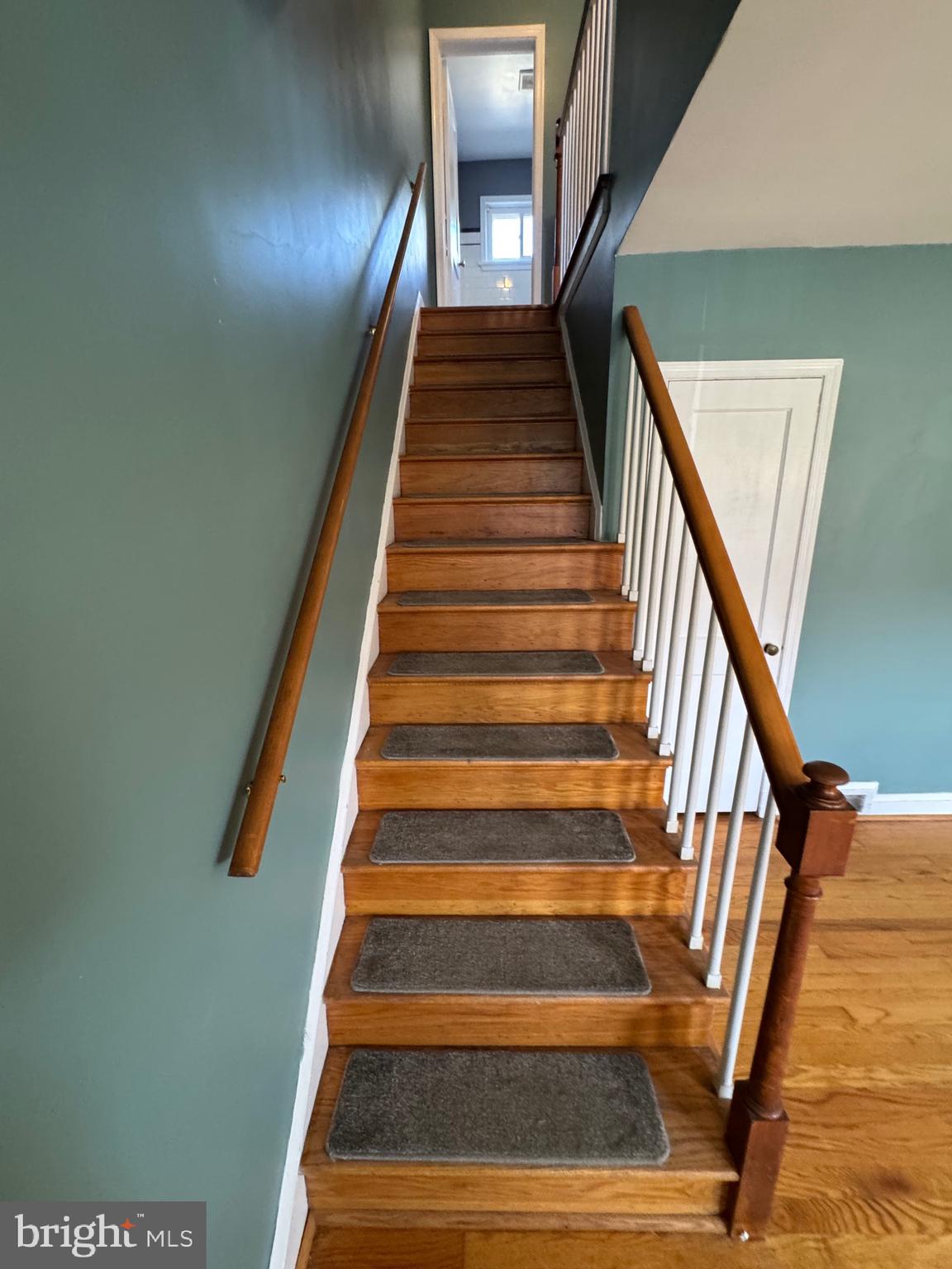 1052 Downton Road Baltimore, MD 21227 - Photo 17 of 55 a view of entryway