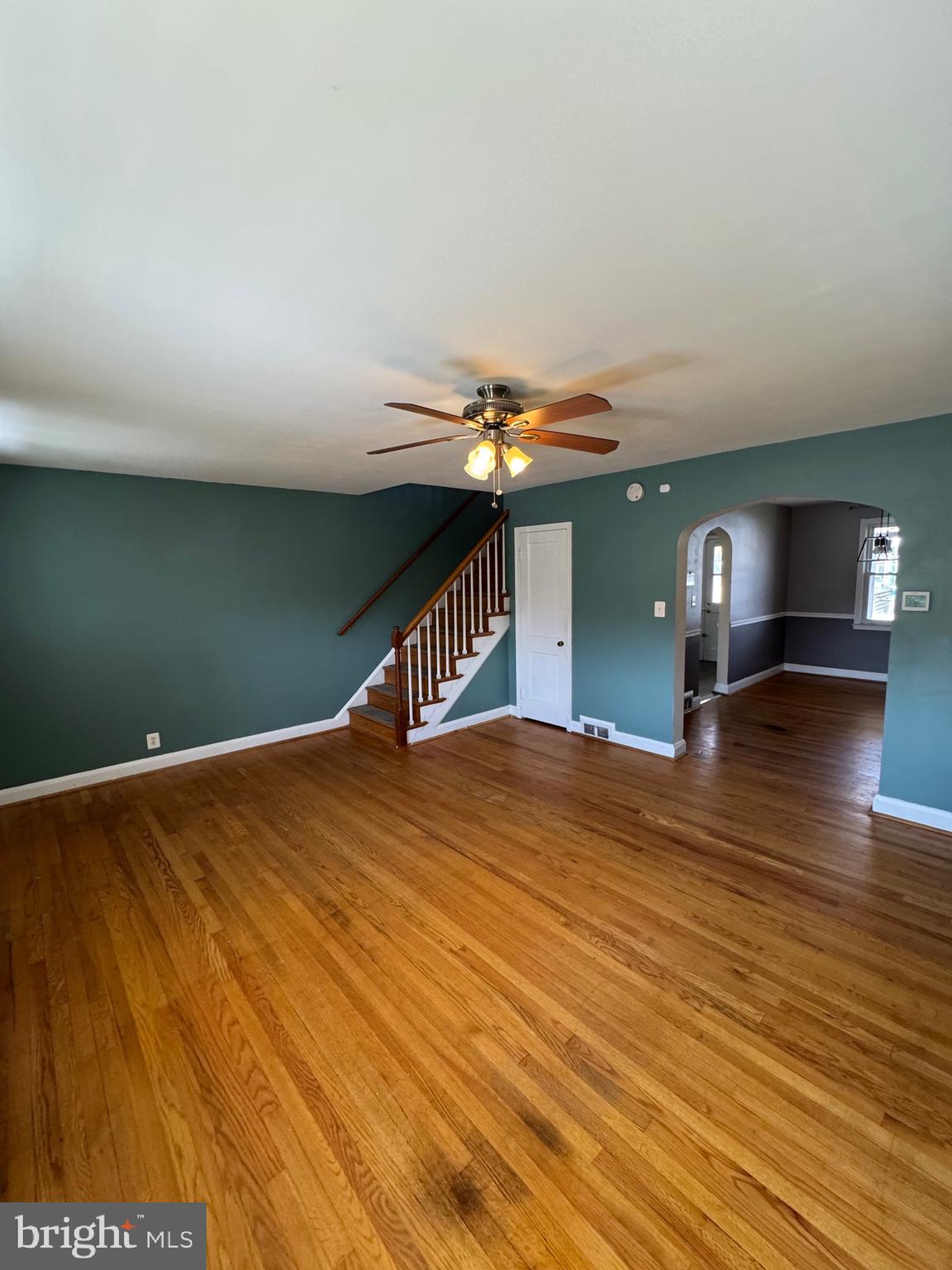 1052 Downton Road Baltimore, MD 21227 - Photo 3 of 55