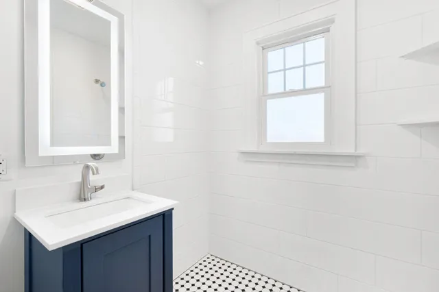 $124,900 | 301 West Oakland Avenue, Unit 4, Austin, MN 55912