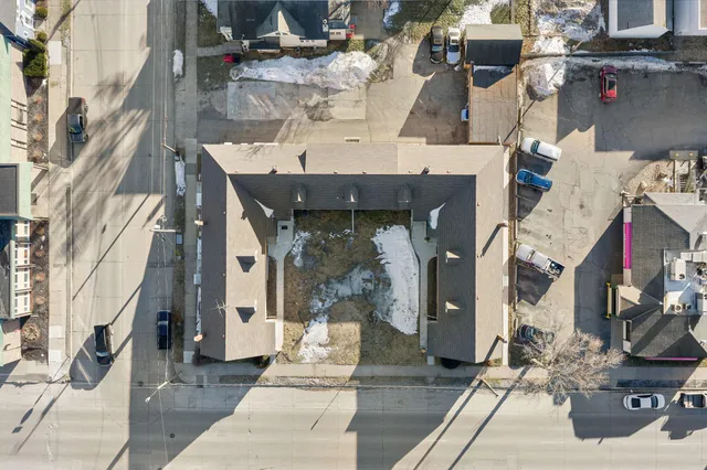 $124,900 | 301 West Oakland Avenue, Unit 4, Austin, MN 55912