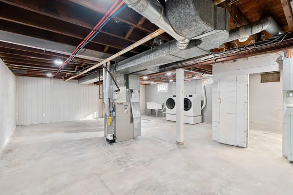 $124,900 | 301 West Oakland Avenue, Unit 4, Austin, MN 55912