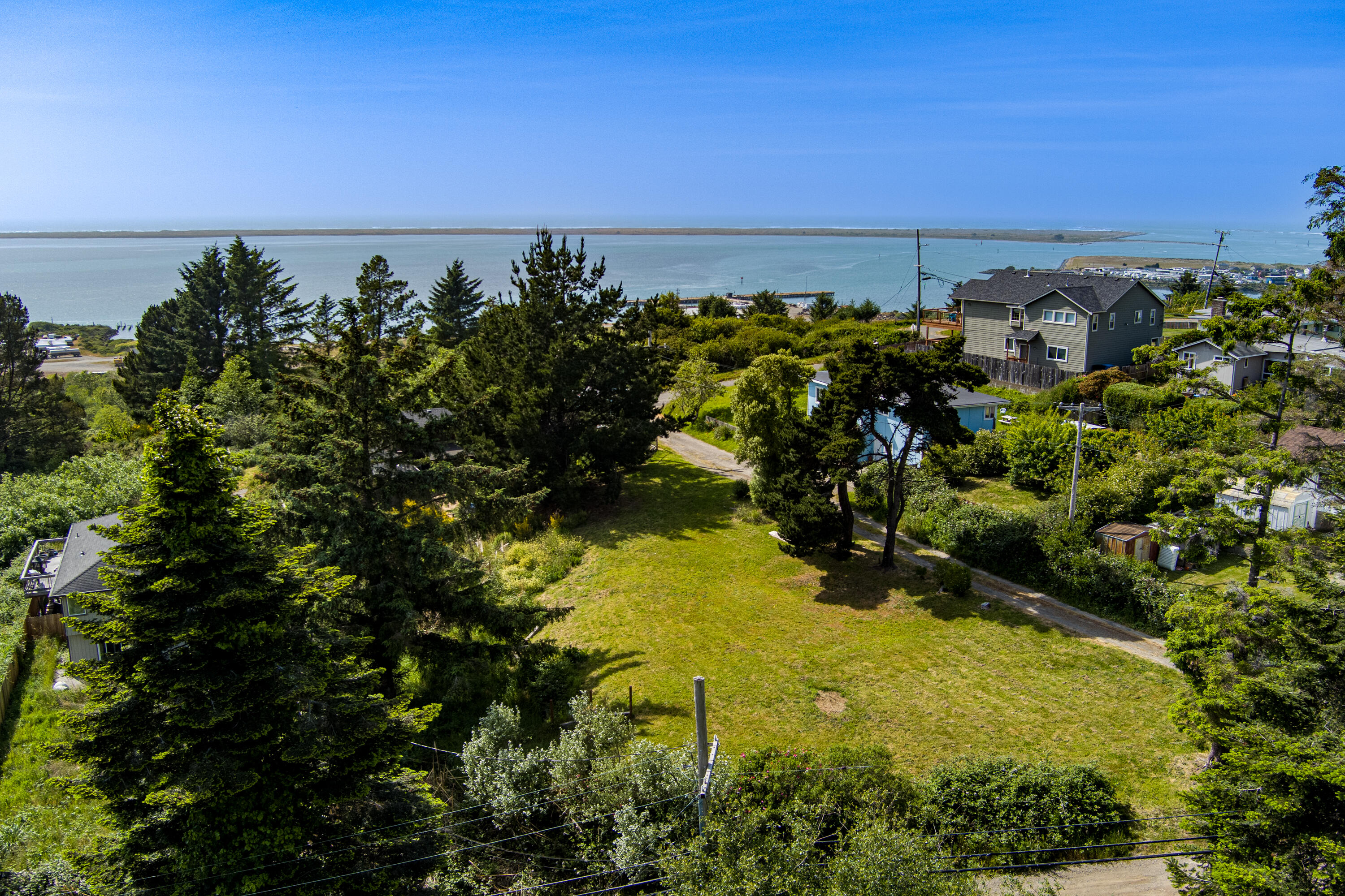 6498 Bell Terrace Road Eureka, CA 95503 - Photo 3 of 36