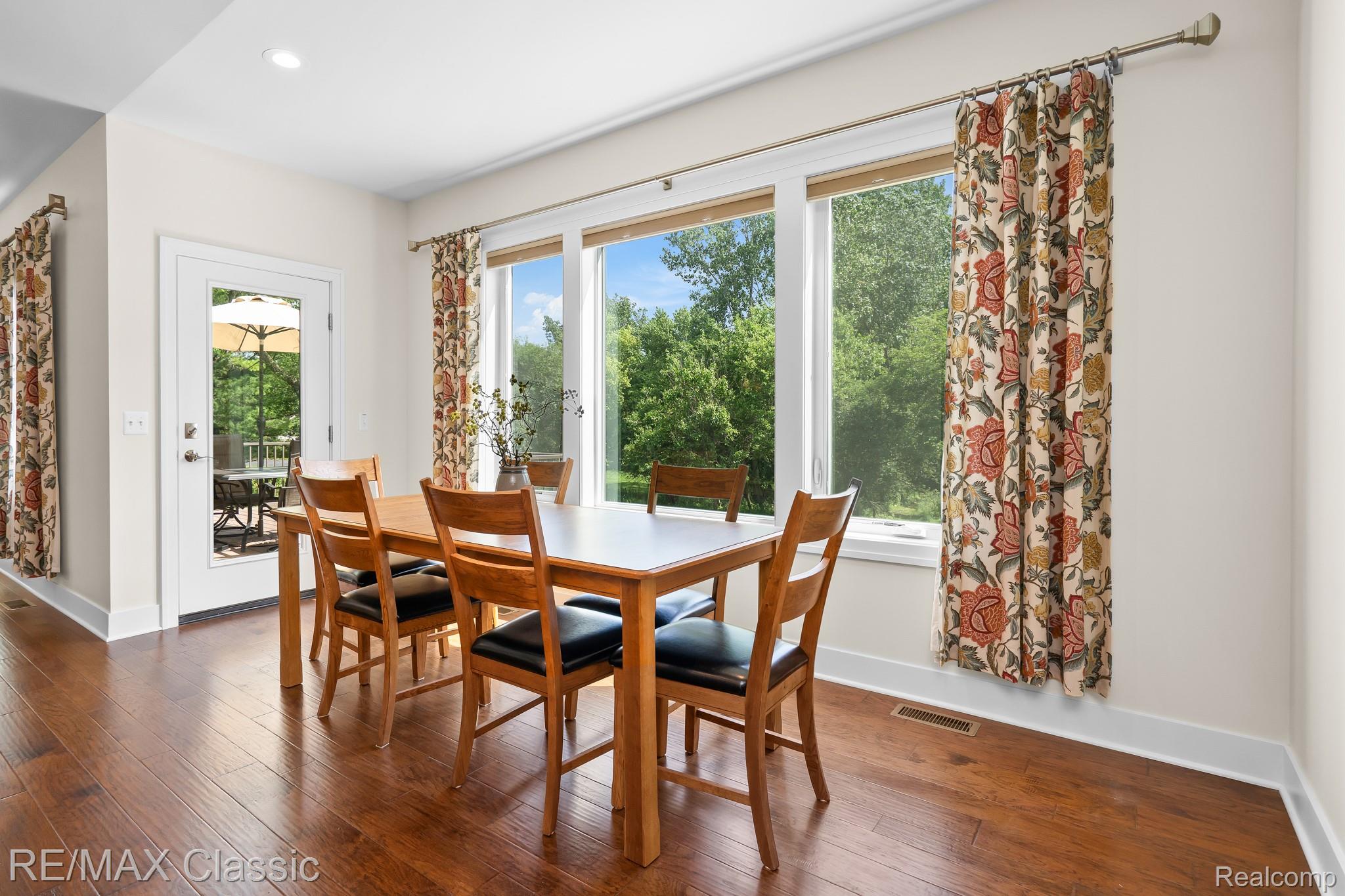 2887 West Joy Road Ann Arbor, MI 48105 - Photo 28 of 44 Breakfast nook